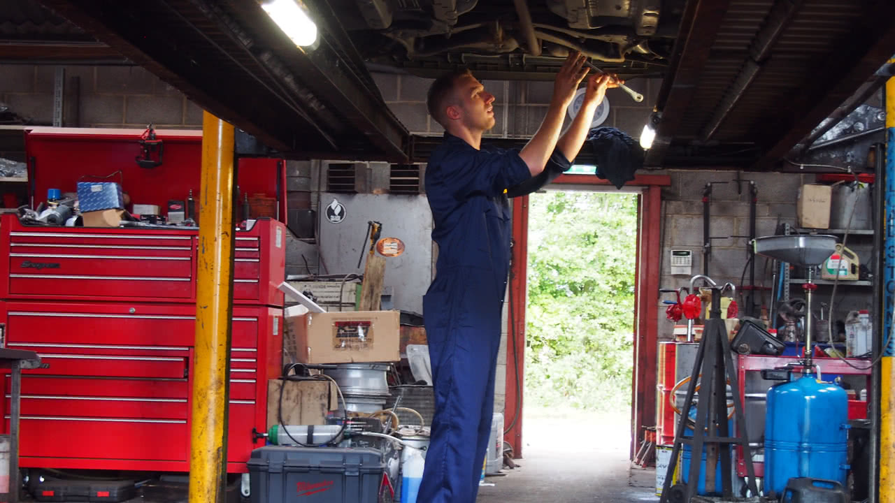 Roger Clarke Motor Engineers Melmerby Ripon Car Servicing MOT Repairs